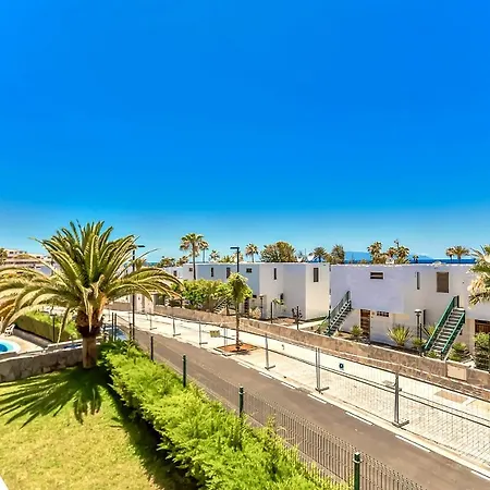 Daire Two Bedrooms With Amazing Pool In Playa de las Américas