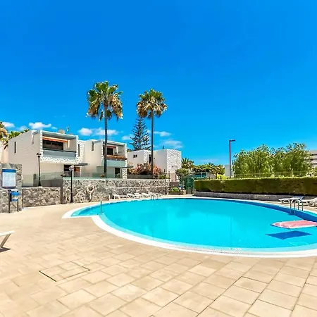 Daire Two Bedrooms With Amazing Pool In Playa de las Américas