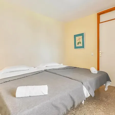 Two Bedrooms With Amazing Pool In Daire