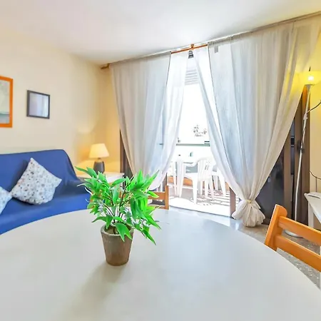 Daire Two Bedrooms With Amazing Pool In Playa de las Américas